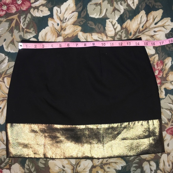 Express Black and Gold Skirt - Picture 3 of 8